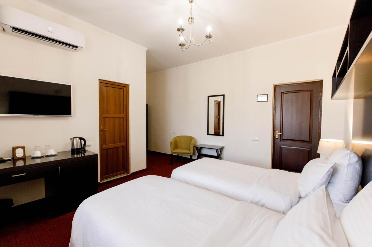 יירבאן 14 Floor Hotel מראה חיצוני תמונה