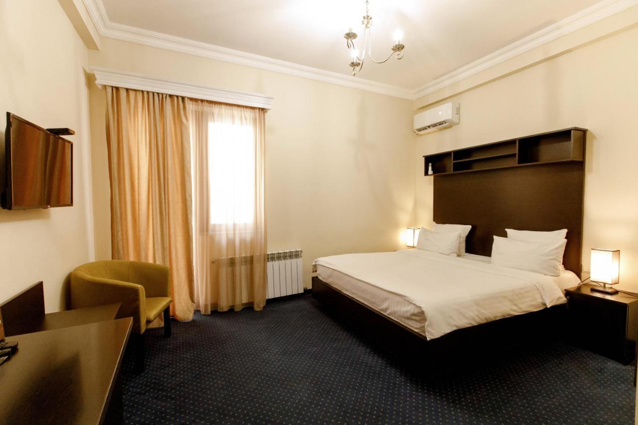 יירבאן 14 Floor Hotel מראה חיצוני תמונה