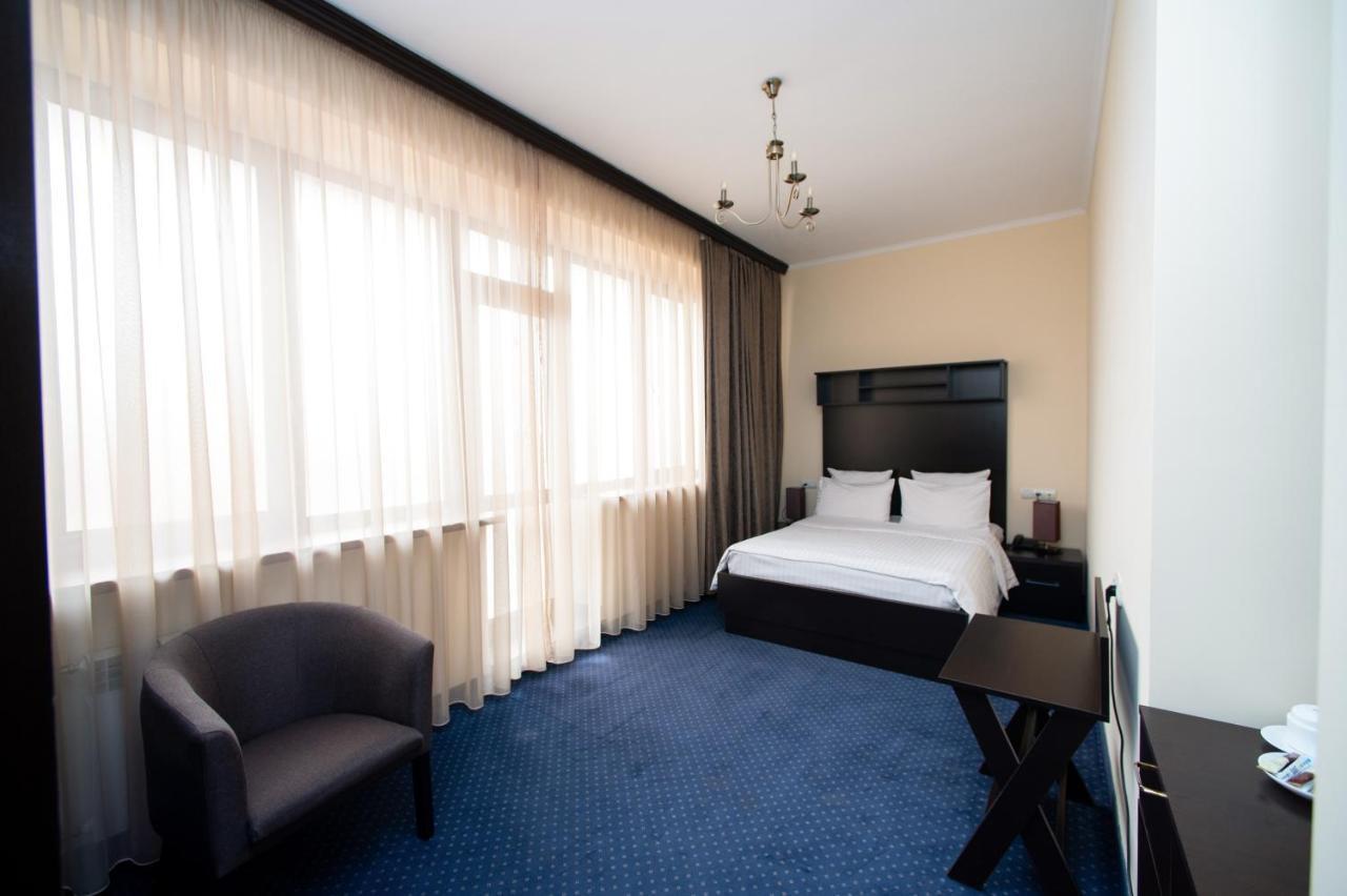 יירבאן 14 Floor Hotel מראה חיצוני תמונה