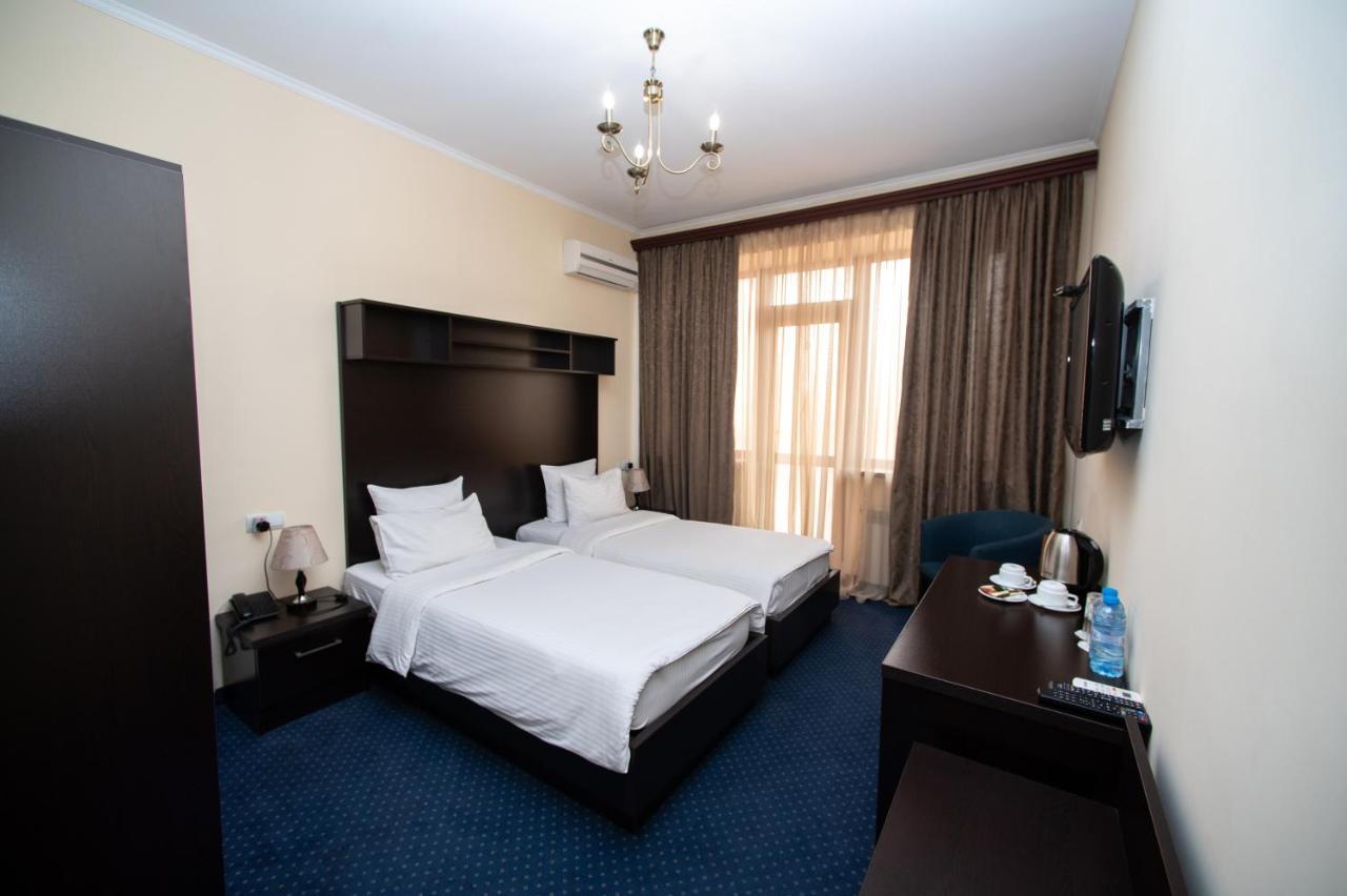 יירבאן 14 Floor Hotel מראה חיצוני תמונה