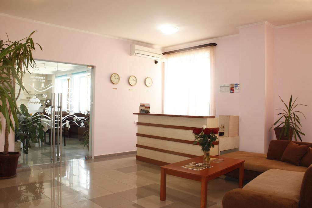 יירבאן 14 Floor Hotel מראה חיצוני תמונה