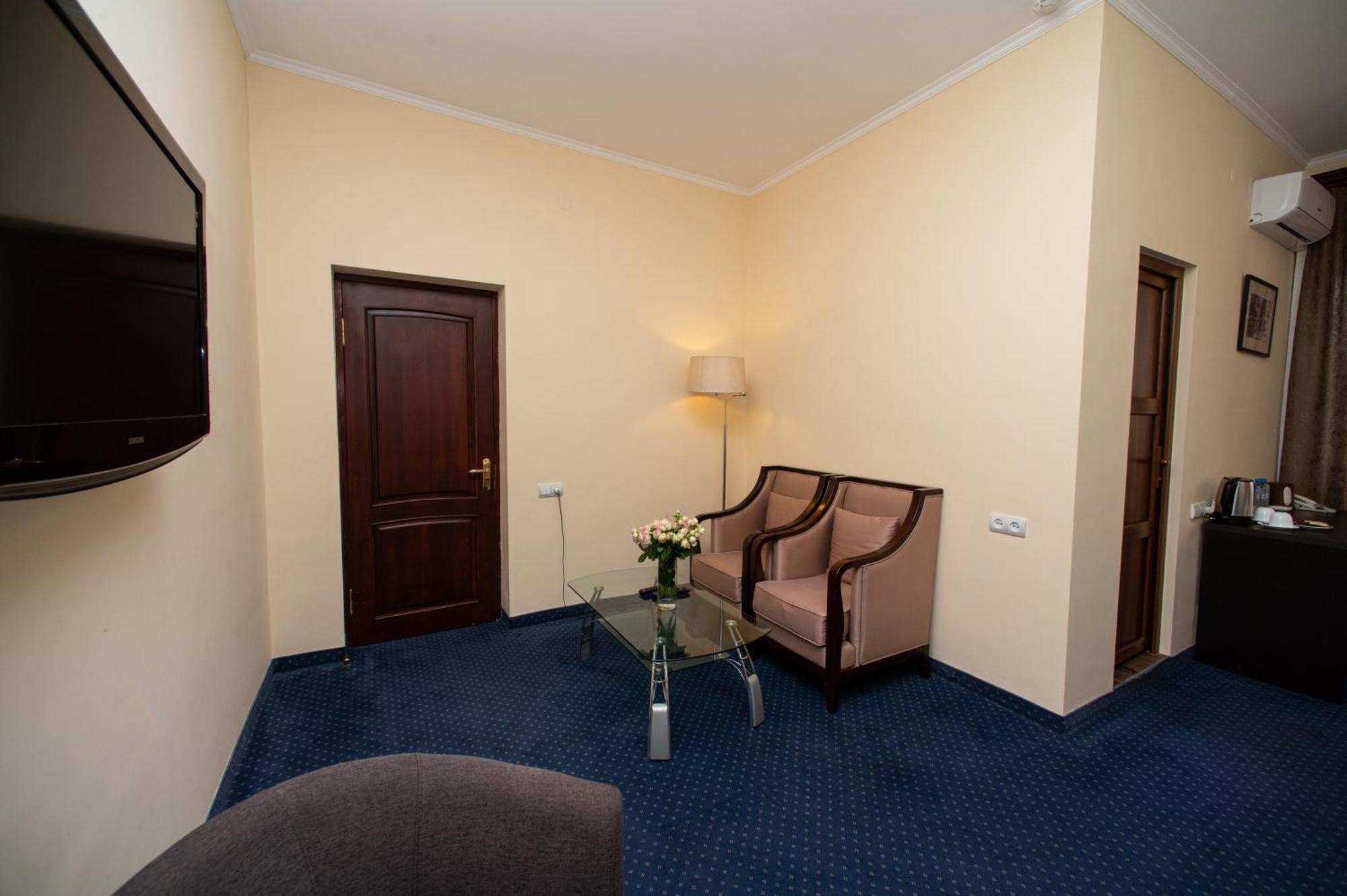 יירבאן 14 Floor Hotel חדר תמונה