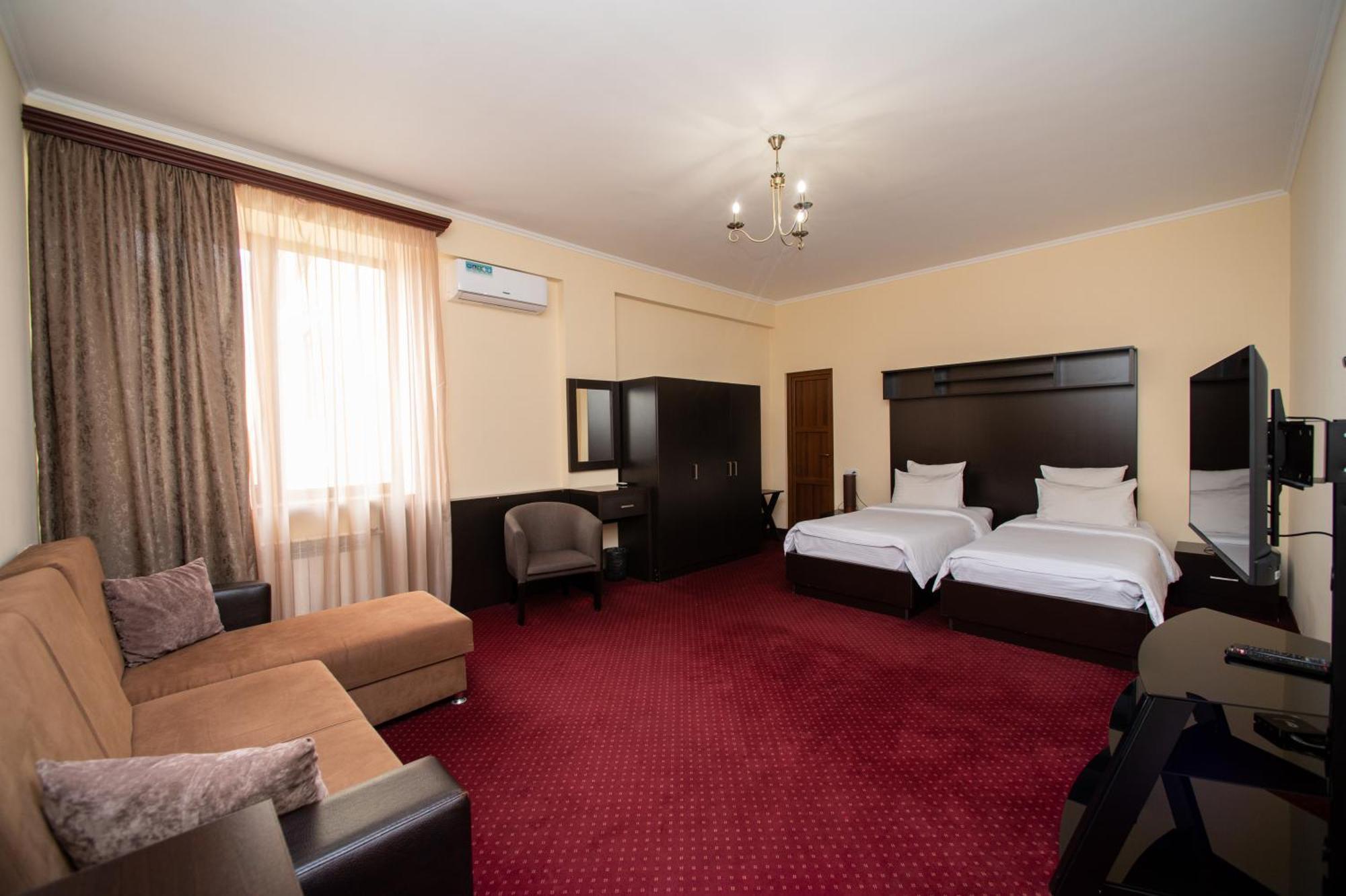 יירבאן 14 Floor Hotel חדר תמונה
