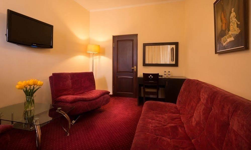 יירבאן 14 Floor Hotel מראה חיצוני תמונה