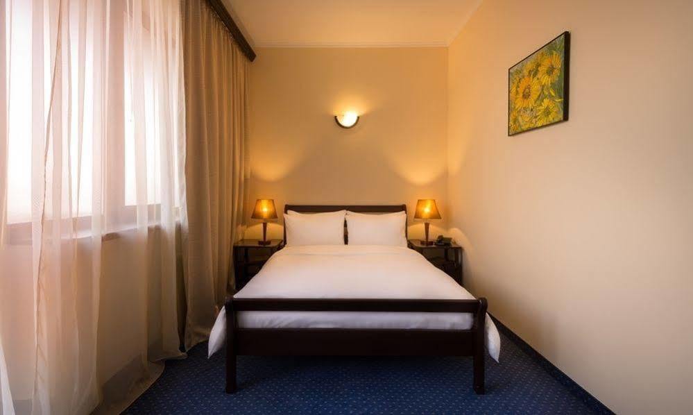 יירבאן 14 Floor Hotel מראה חיצוני תמונה